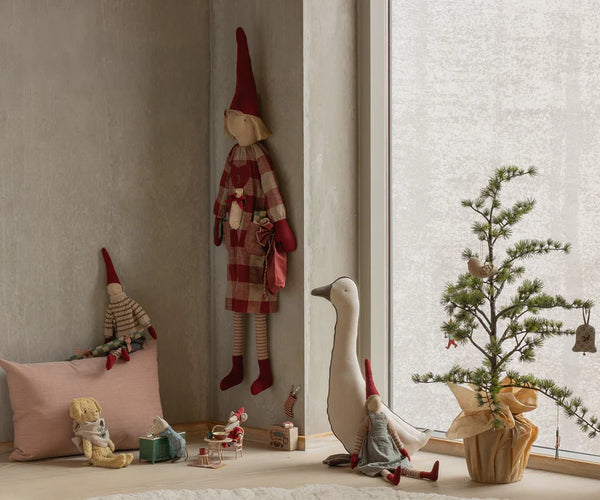 Pixy Advent Calendar Girl